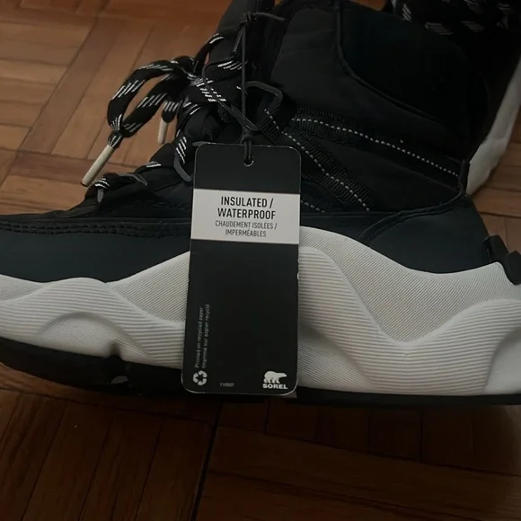 Kids Sorel New Boots Sneakers Size USA 5 Waterproof Black White - Picture 11 of 11